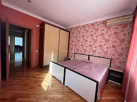Kirayə verilir 3 otaqlı mənzil 126 m²