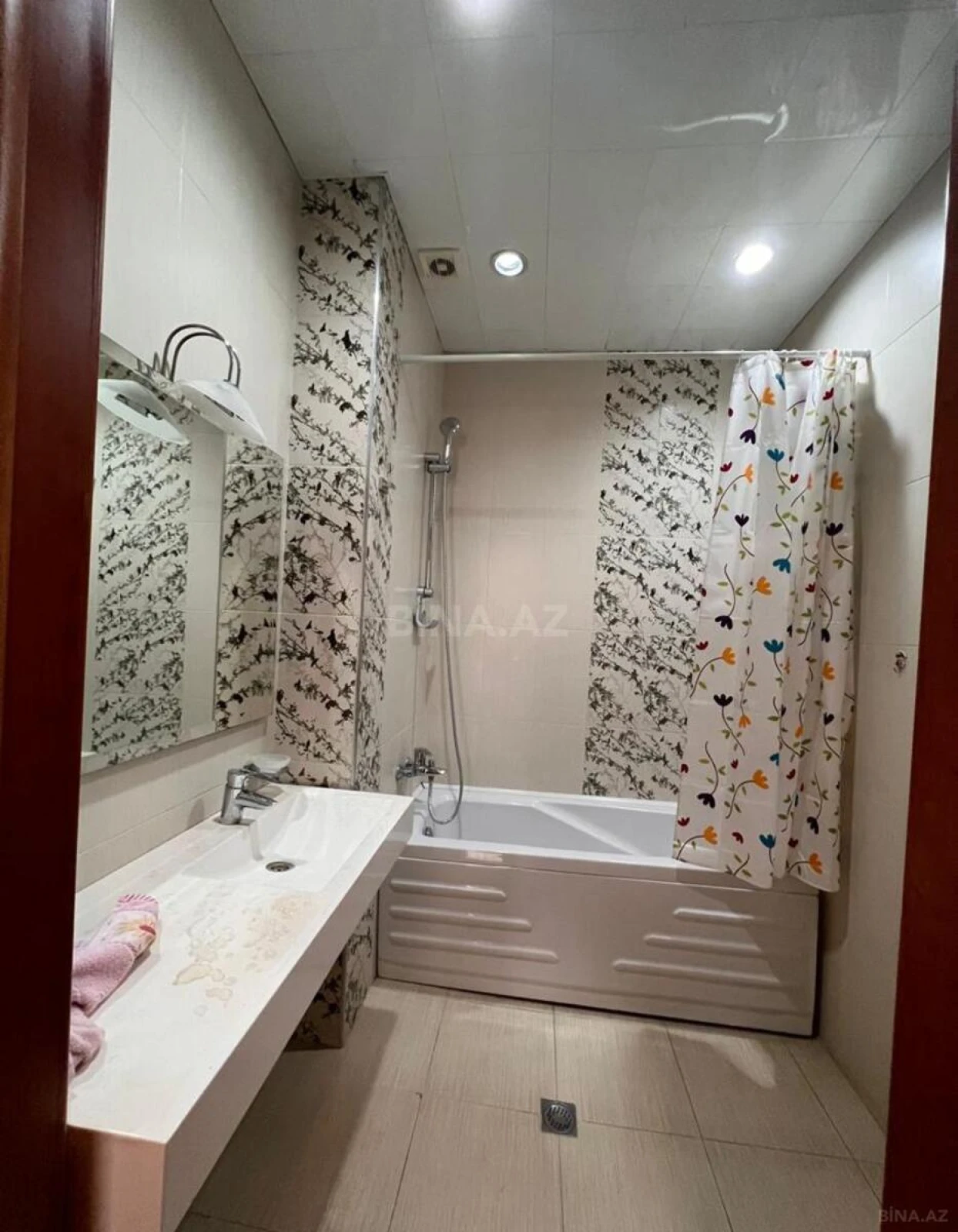 Kirayə verilir 3 otaqlı mənzil 126 m²