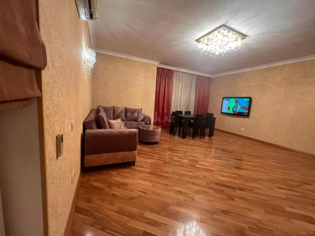 Kirayə verilir 3 otaqlı mənzil 126 m²