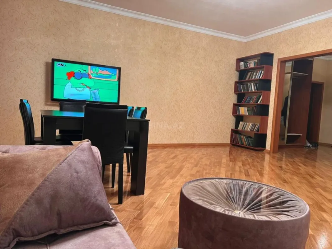 Kirayə verilir 3 otaqlı mənzil 126 m²