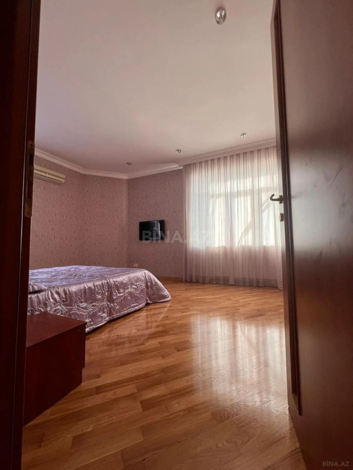 Kirayə verilir 3 otaqlı mənzil 126 m²