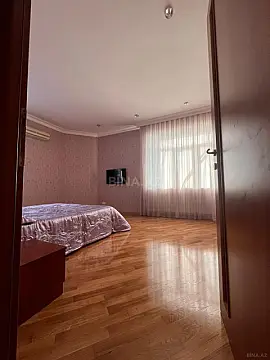 Kirayə verilir 3 otaqlı mənzil 126 m²