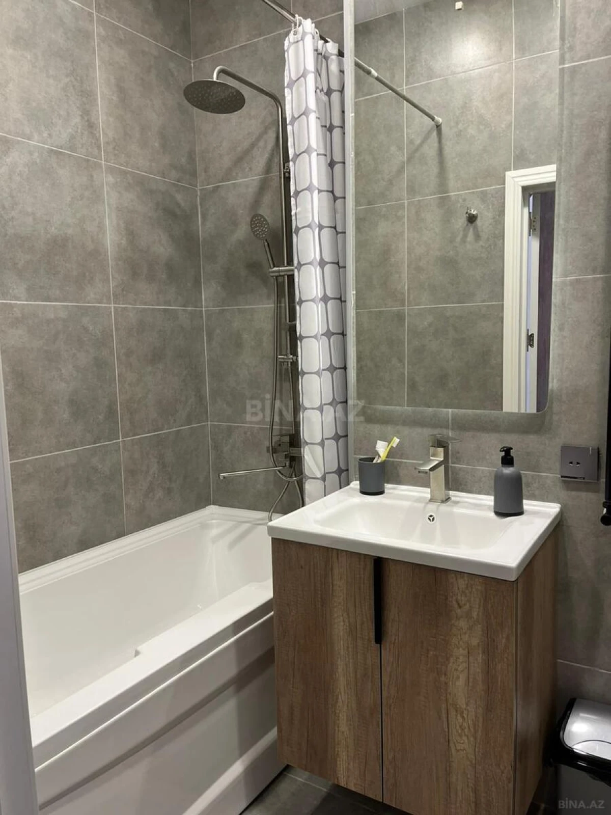 Kirayə verilir 2 otaqlı mənzil 85 m²