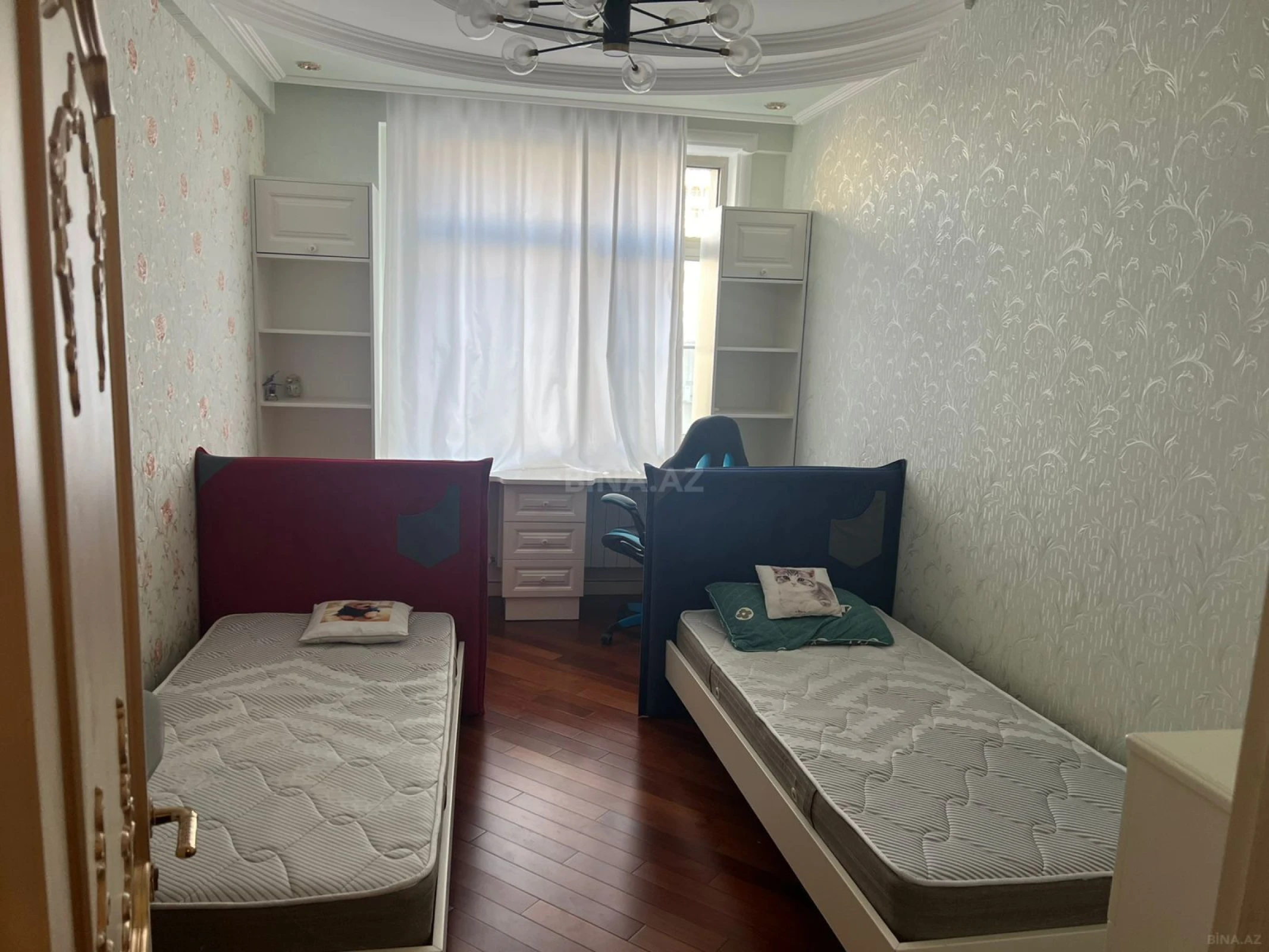 Kirayə verilir 3 otaqlı mənzil 136 m²