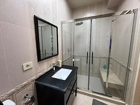 Kirayə verilir 3 otaqlı mənzil 136 m²