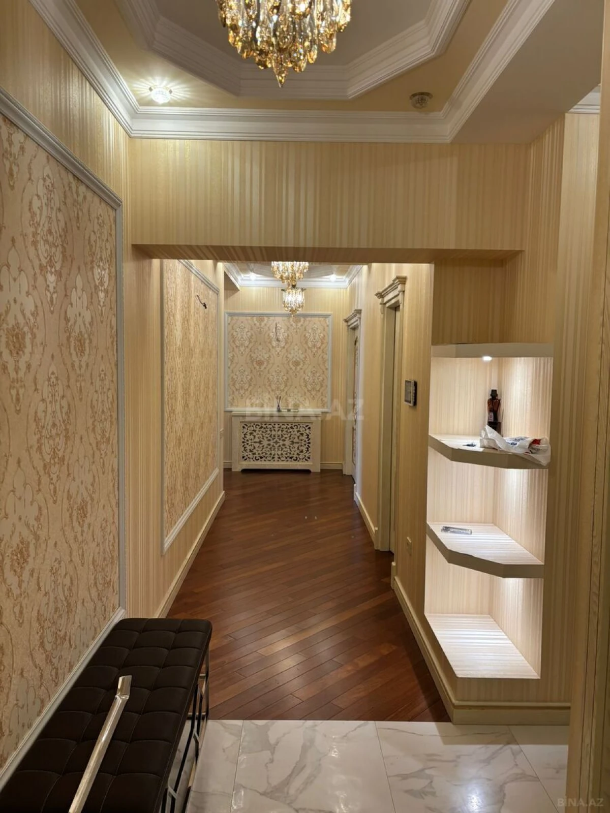 Kirayə verilir 3 otaqlı mənzil 136 m²