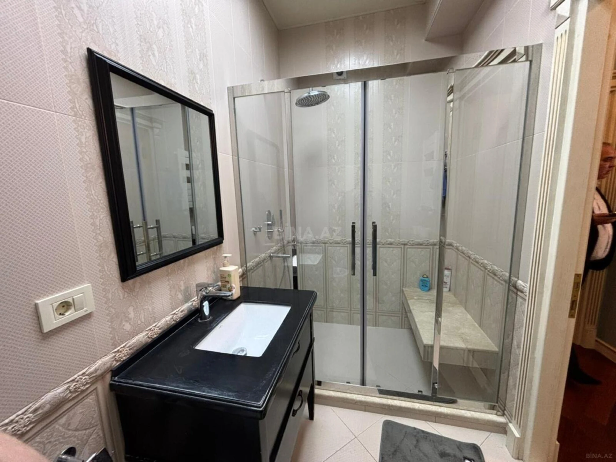 Kirayə verilir 3 otaqlı mənzil 136 m²