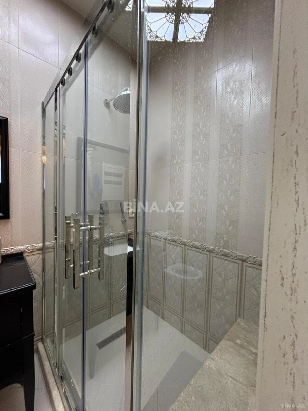 Kirayə verilir 3 otaqlı mənzil 136 m²