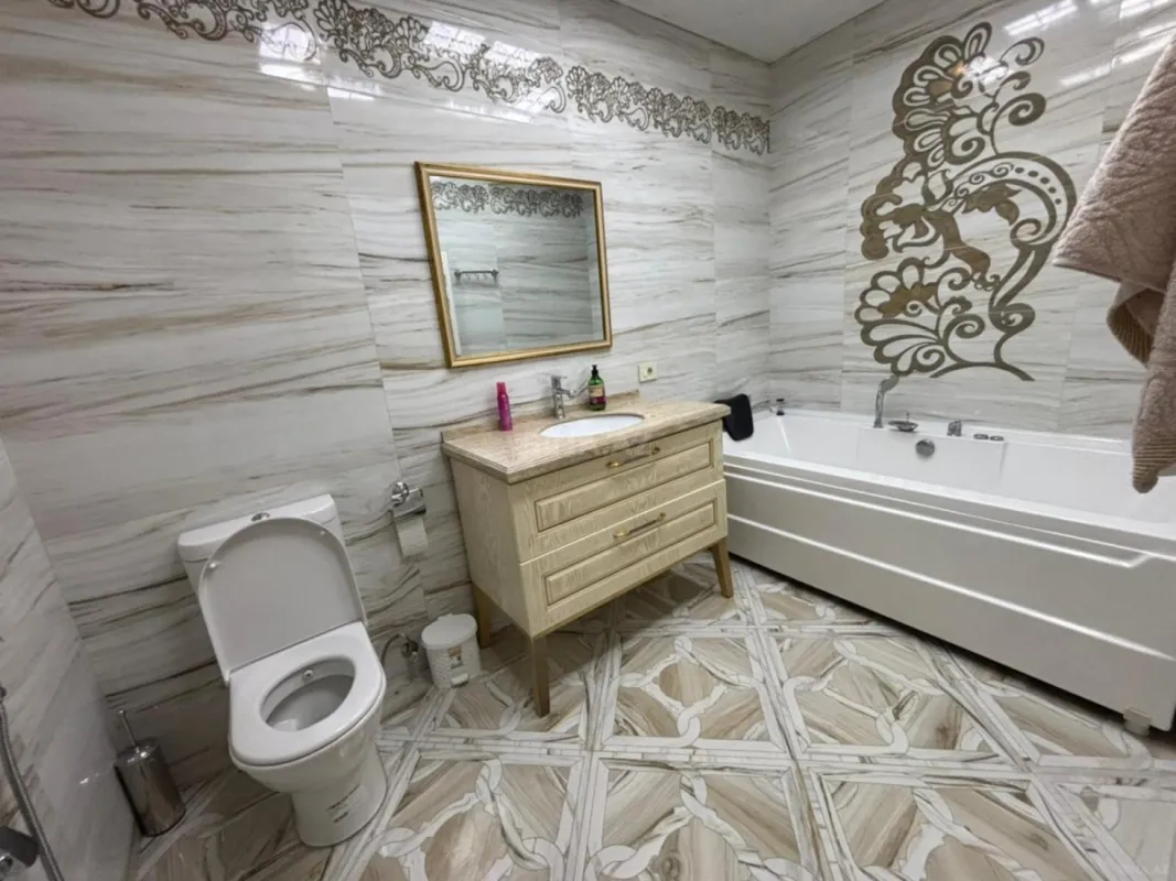 Kirayə verilir 3 otaqlı mənzil 136 m²