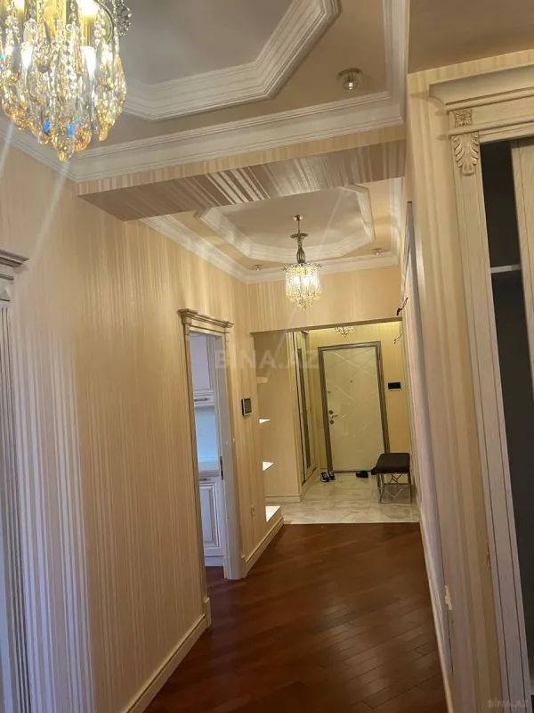 Kirayə verilir 3 otaqlı mənzil 136 m²
