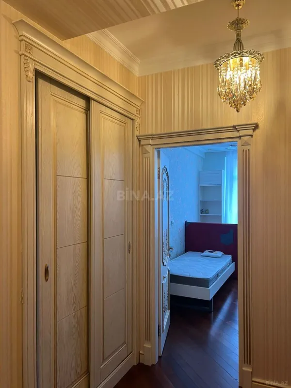 Kirayə verilir 3 otaqlı mənzil 136 m²
