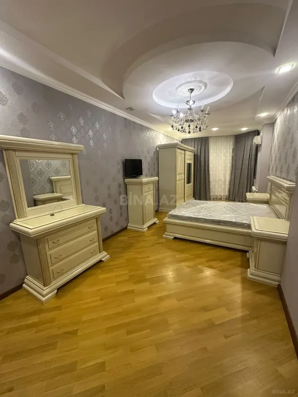 Kirayə verilir 3 otaqlı mənzil 195 m²