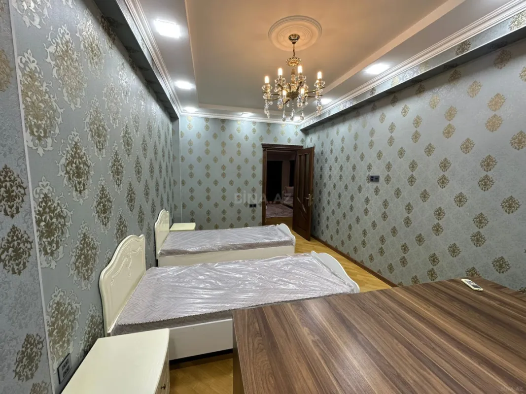 Kirayə verilir 3 otaqlı mənzil 195 m²