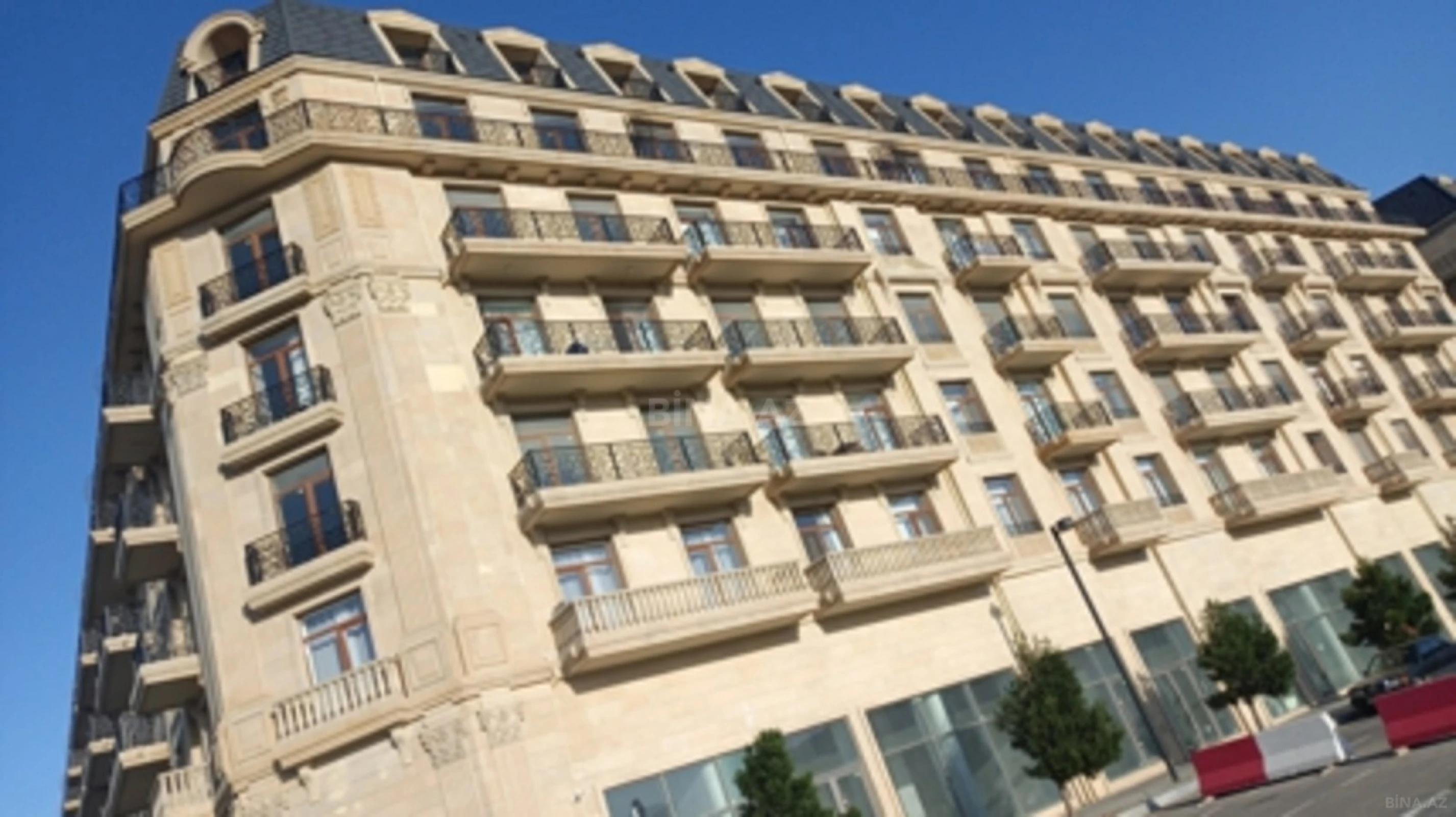 Satılır 3 otaqlı mənzil 114 m²