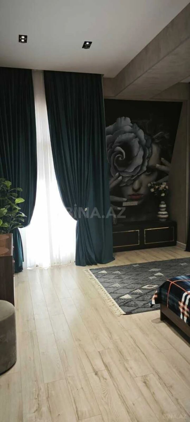 Satılır 3 otaqlı mənzil 114 m²