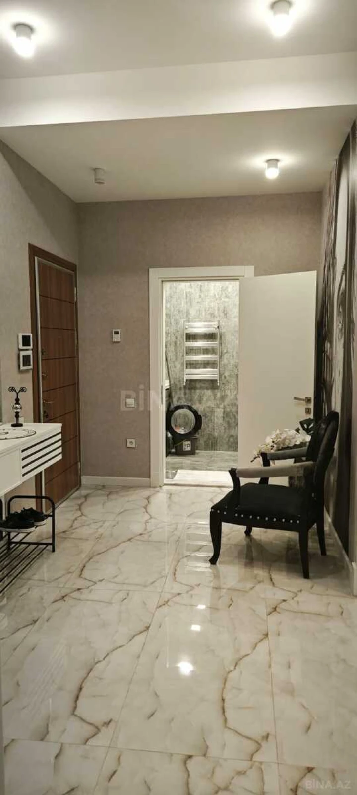 Satılır 3 otaqlı mənzil 114 m²