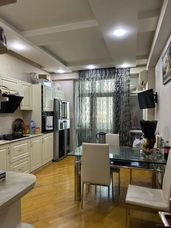 Satılır 3 otaqlı mənzil 128 m²