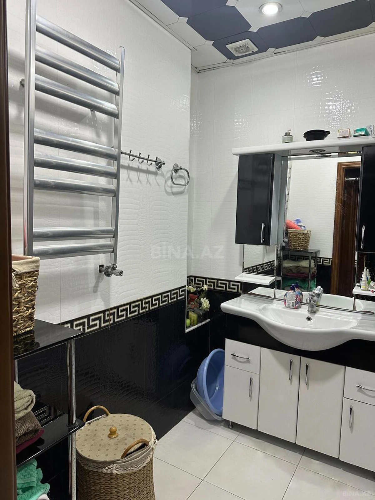Satılır 3 otaqlı mənzil 128 m²