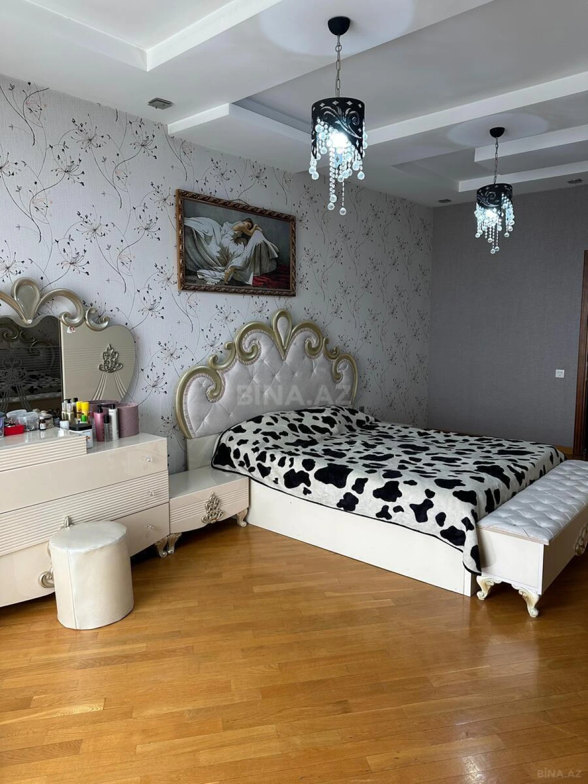 Satılır 3 otaqlı mənzil 128 m²