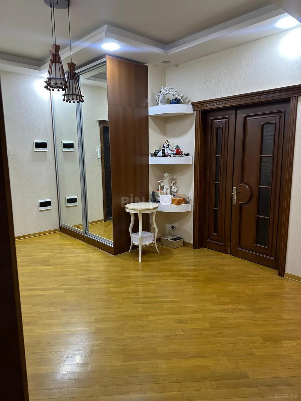 Satılır 3 otaqlı mənzil 128 m²