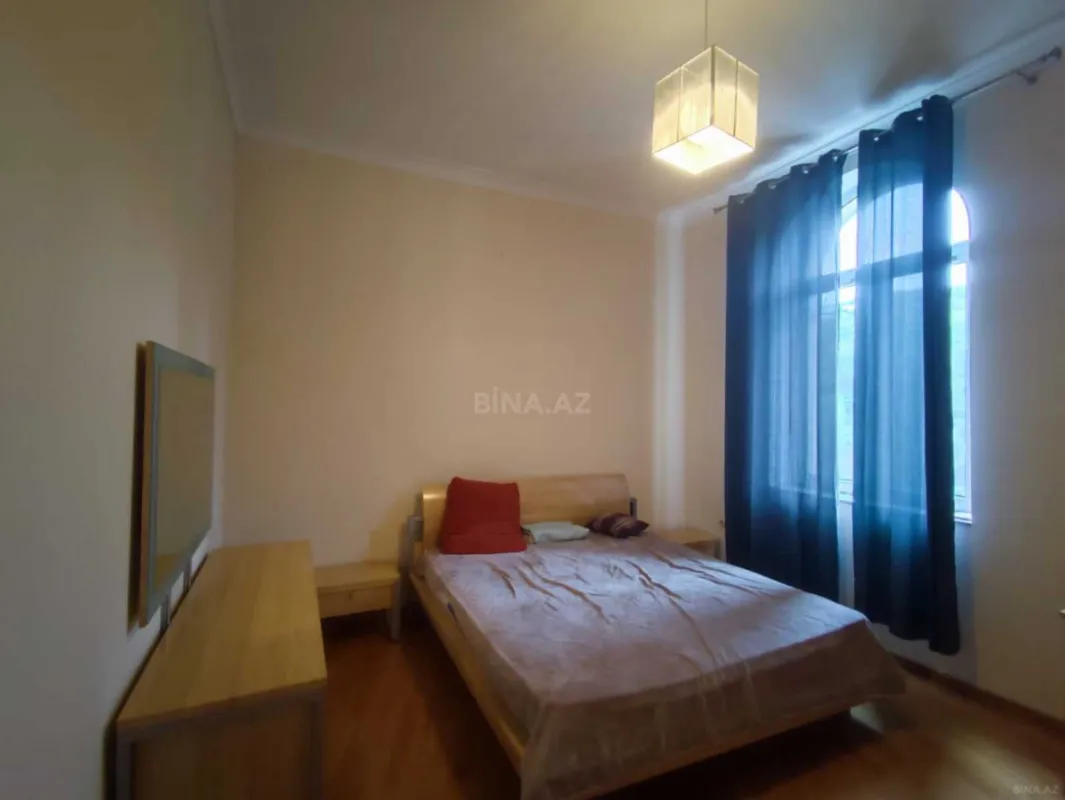 Kirayə verilir 3 otaqlı mənzil 122 m²
