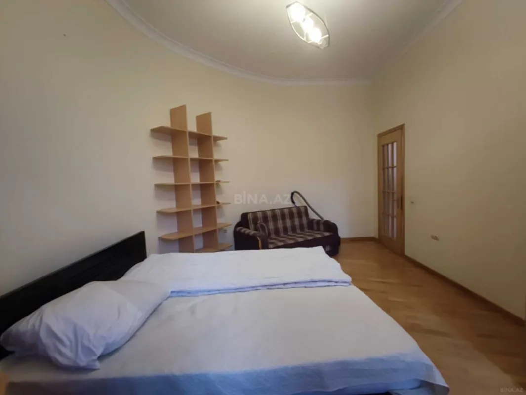 Kirayə verilir 3 otaqlı mənzil 122 m²