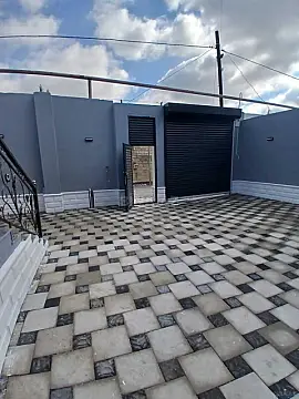 Satılır 4 otaqlı həyət evi 184 m²