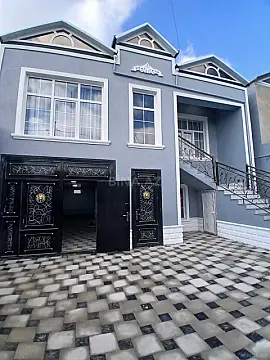 Satılır 4 otaqlı həyət evi 184 m²