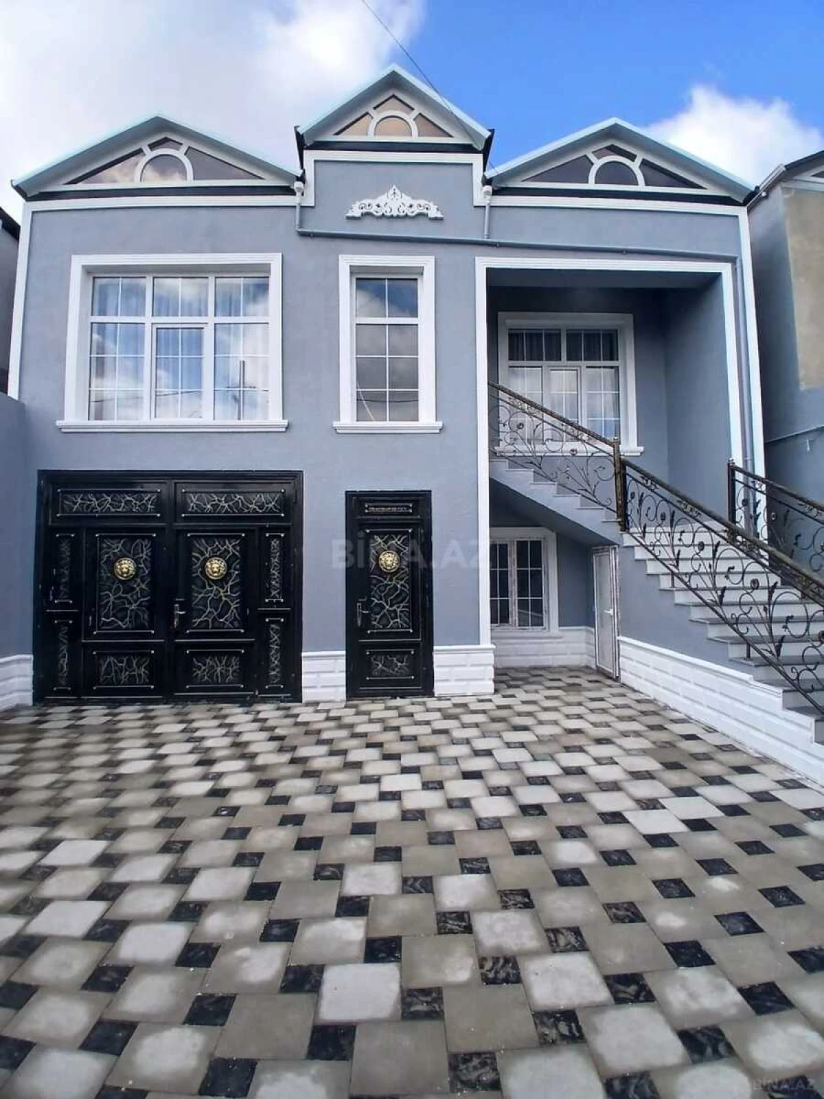 Satılır 4 otaqlı həyət evi 184 m²