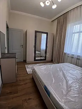 Satılır 4 otaqlı həyət evi 184 m²