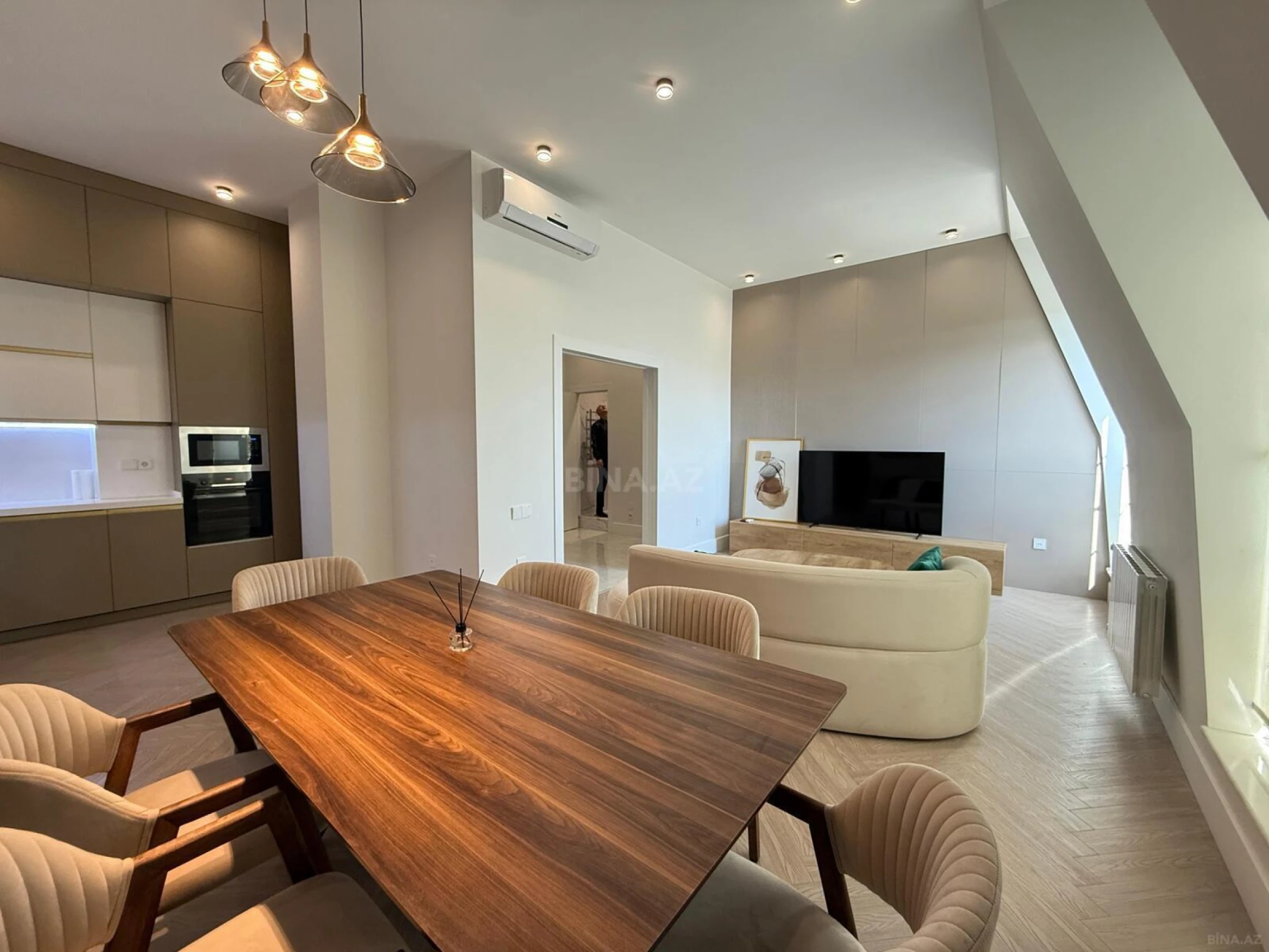 Kirayə verilir 2 otaqlı mənzil 64 m²