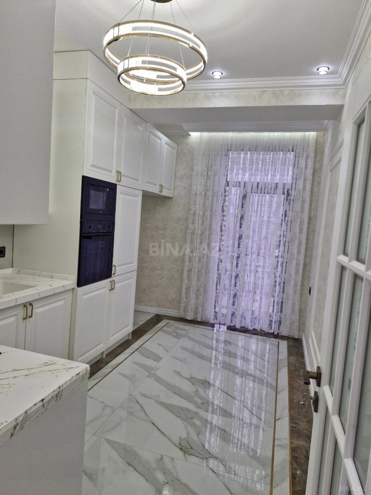 Satılır 3 otaqlı mənzil 114 m²