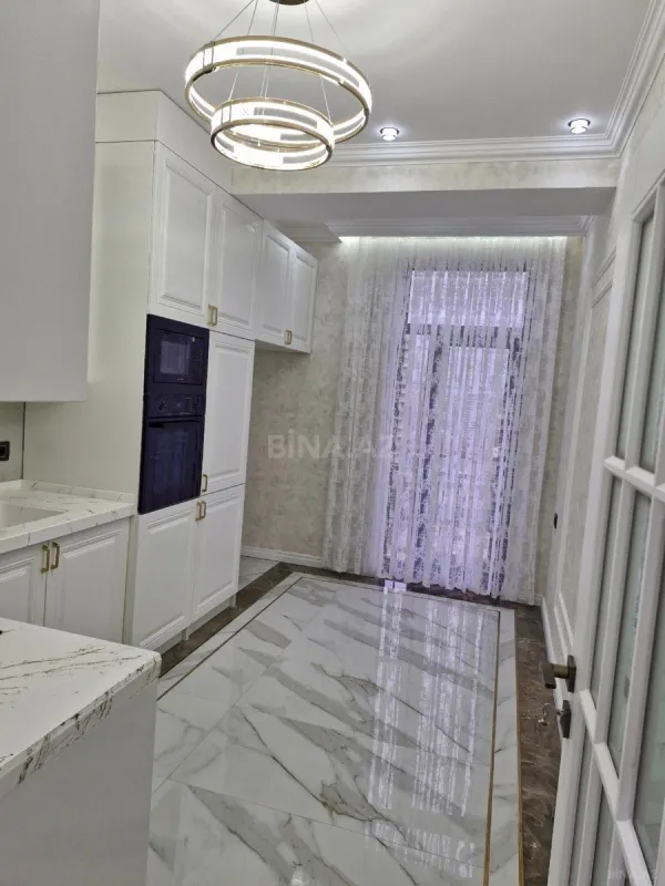 Satılır 3 otaqlı mənzil 114 m²