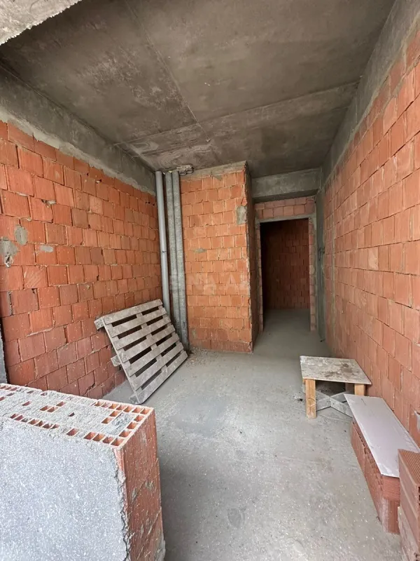 Satılır 2 otaqlı mənzil 73 m²