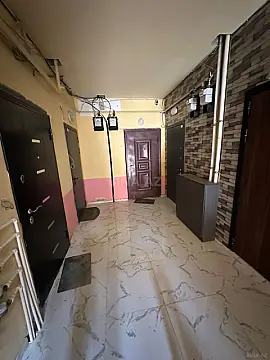 Satılır 2 otaqlı mənzil 73 m²