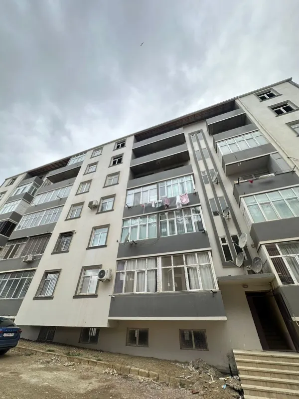 Satılır 2 otaqlı mənzil 73 m²