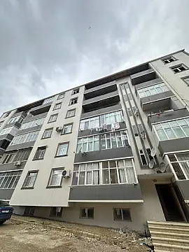 Satılır 2 otaqlı mənzil 73 m²