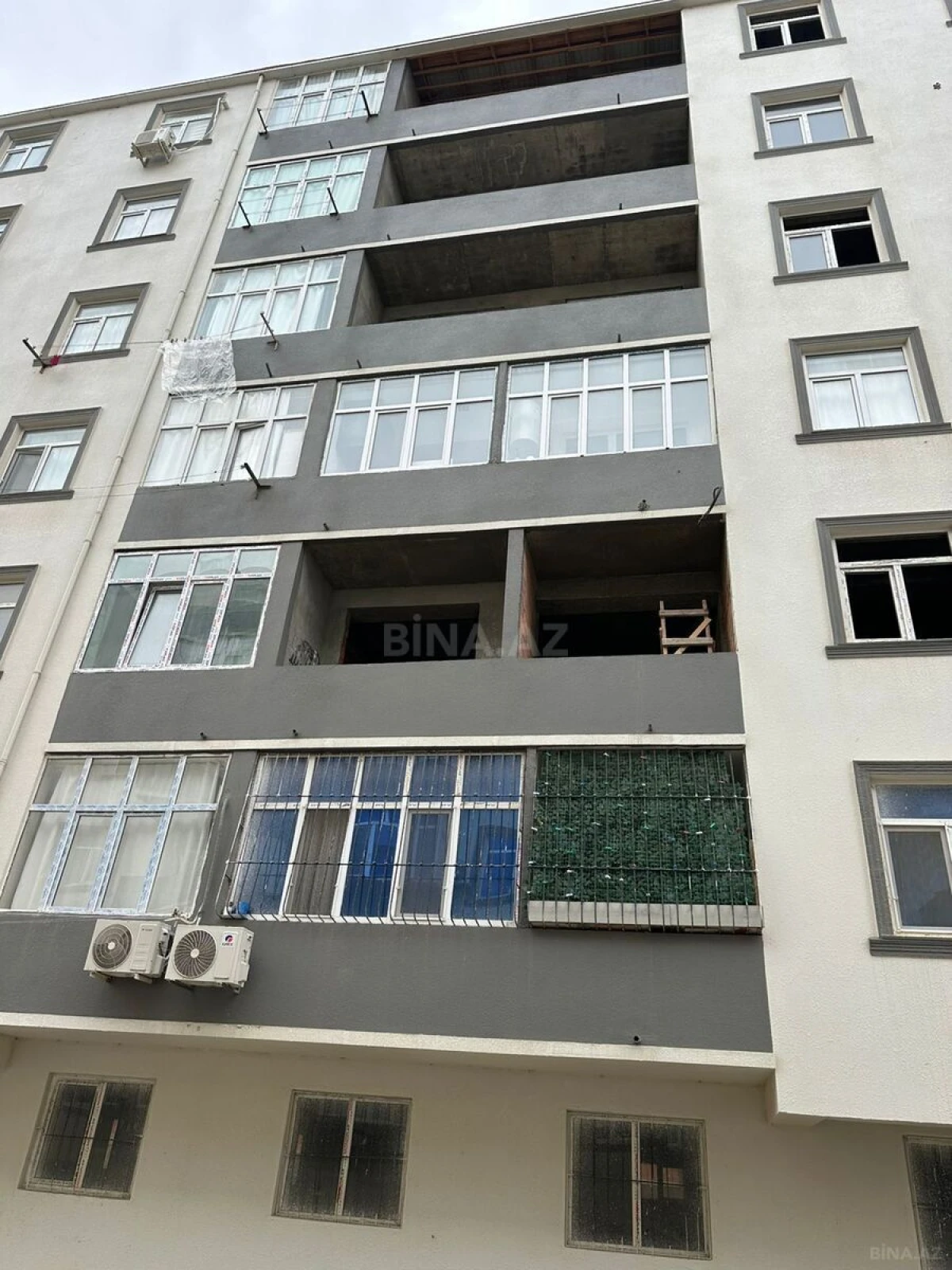 Satılır 2 otaqlı mənzil 73 m²