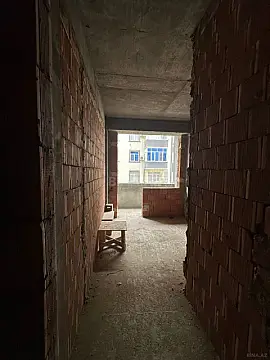 Satılır 2 otaqlı mənzil 73 m²