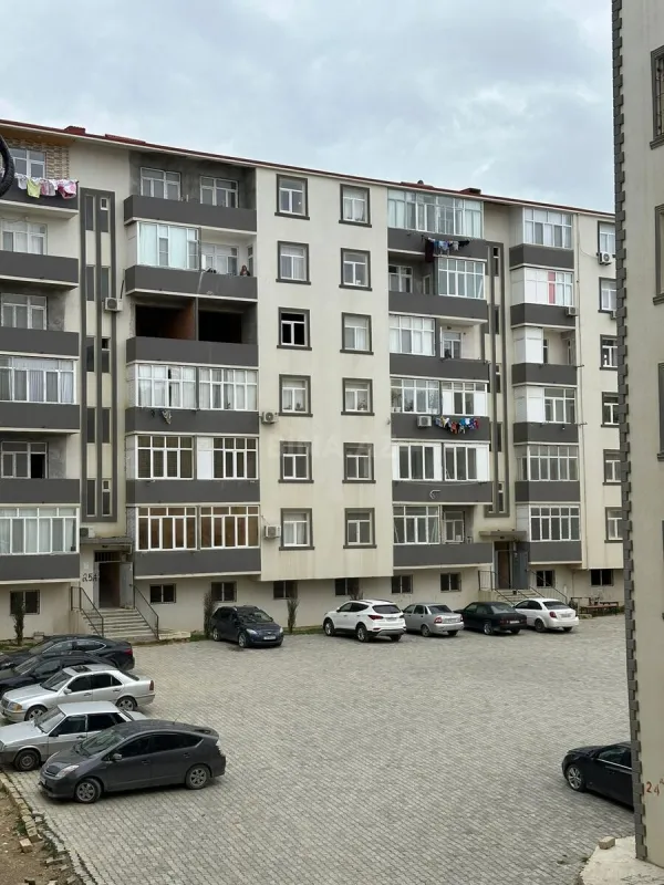 Satılır 2 otaqlı mənzil 73 m²