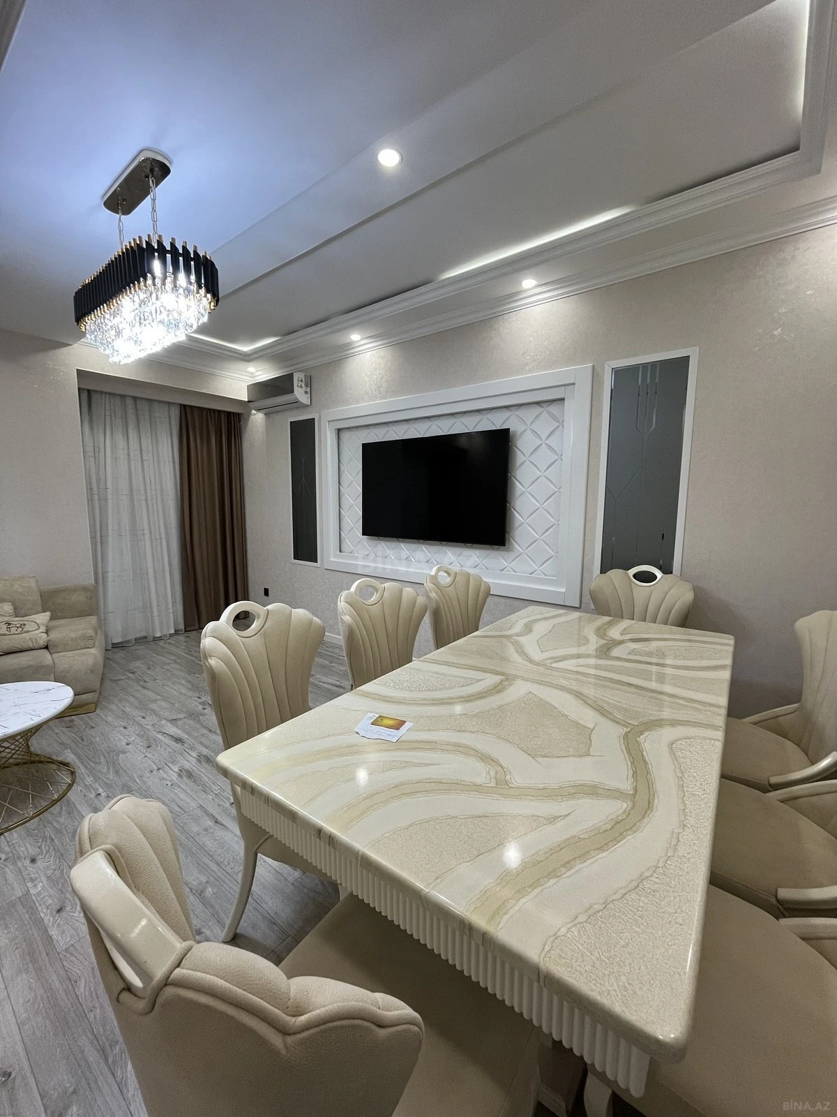 Satılır 2 otaqlı mənzil 85 m²