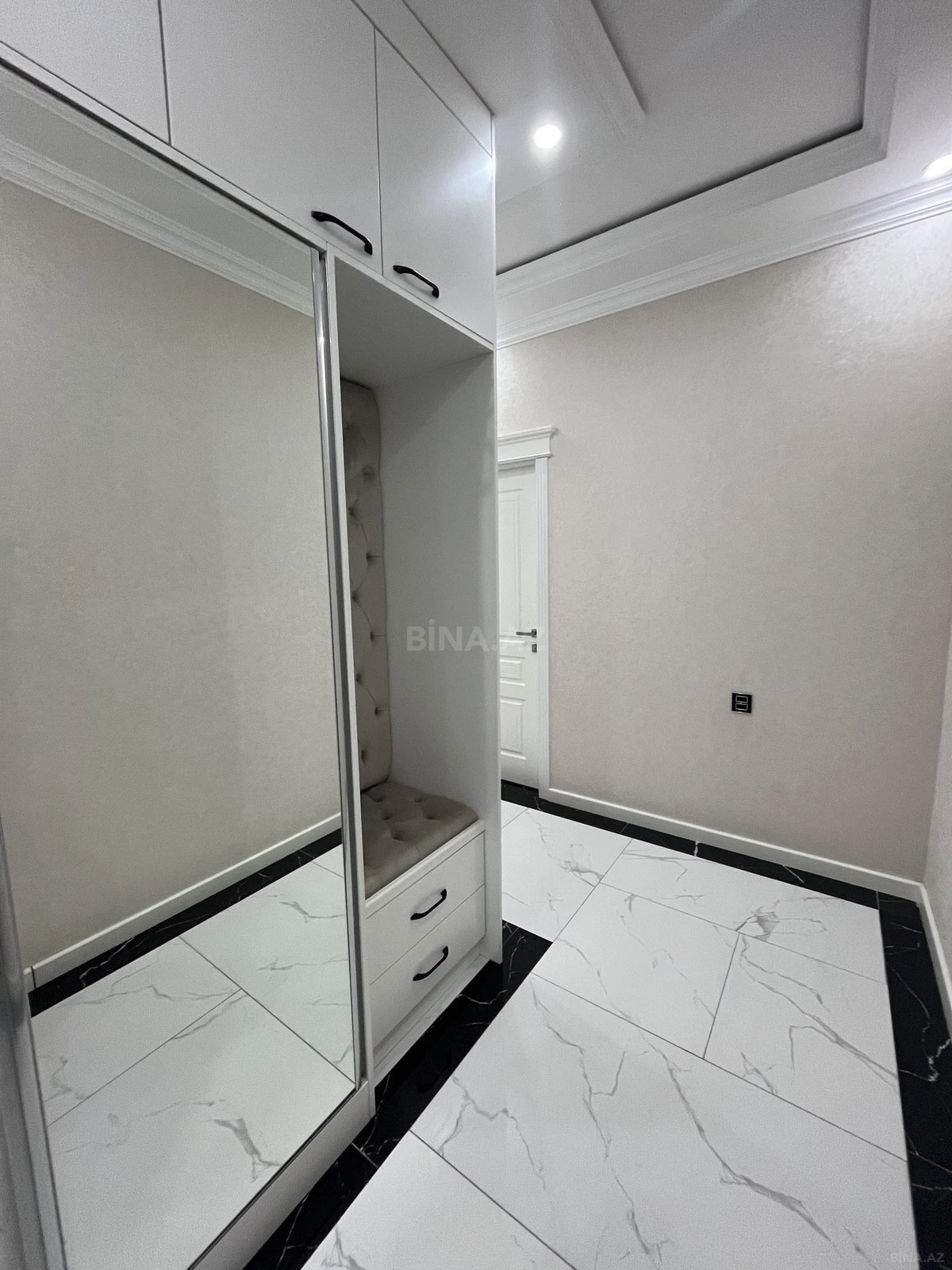 Satılır 2 otaqlı mənzil 85 m²