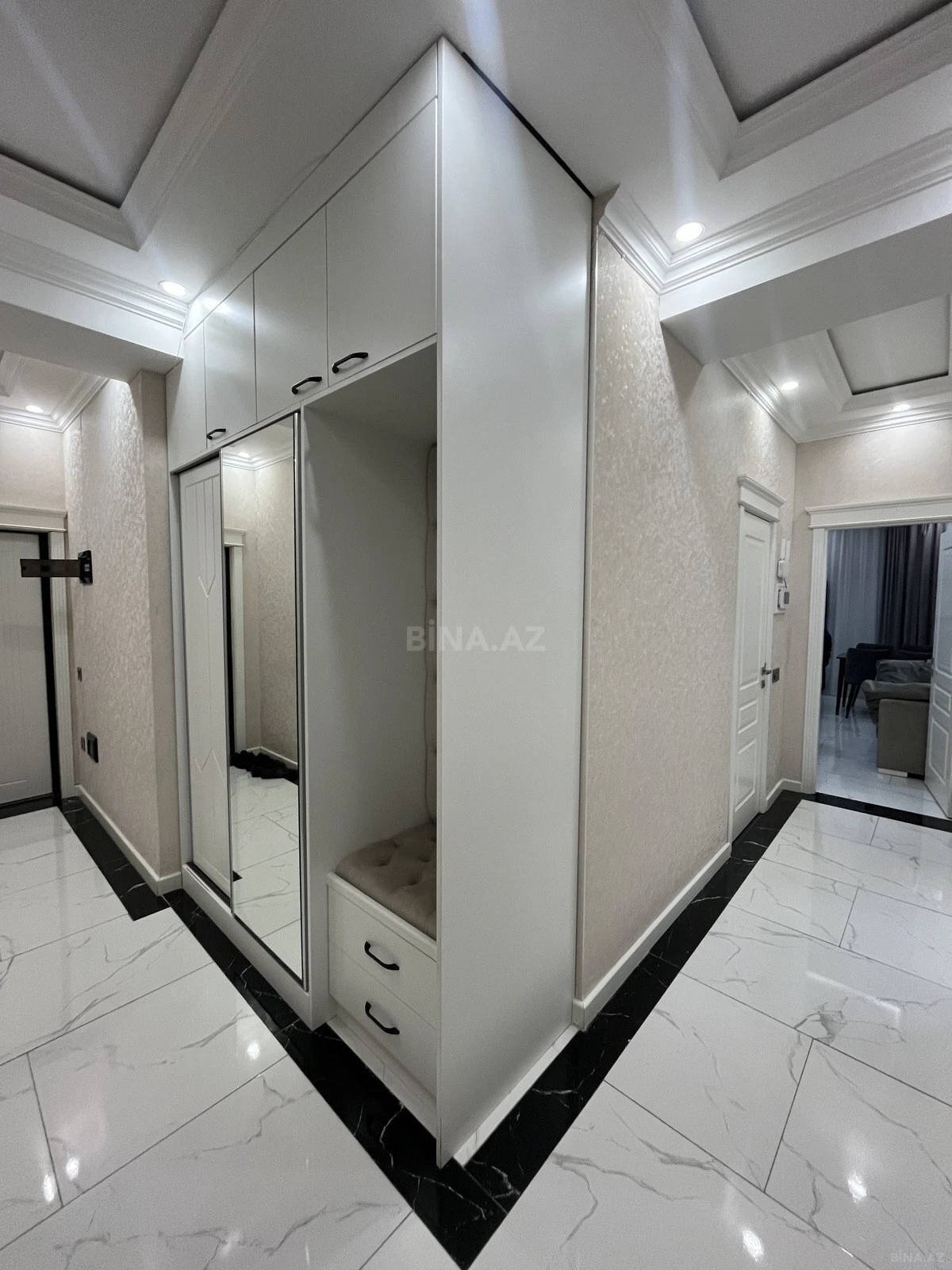 Satılır 2 otaqlı mənzil 85 m²