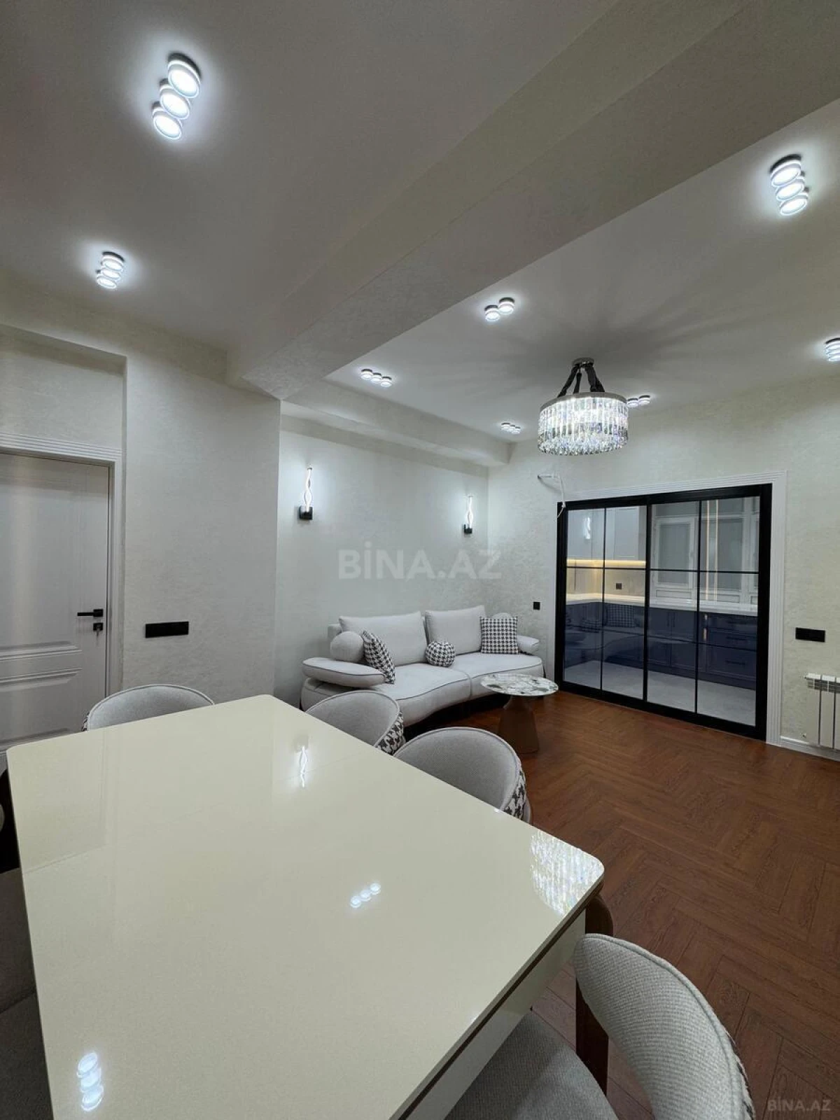 Satılır 3 otaqlı mənzil 96 m²