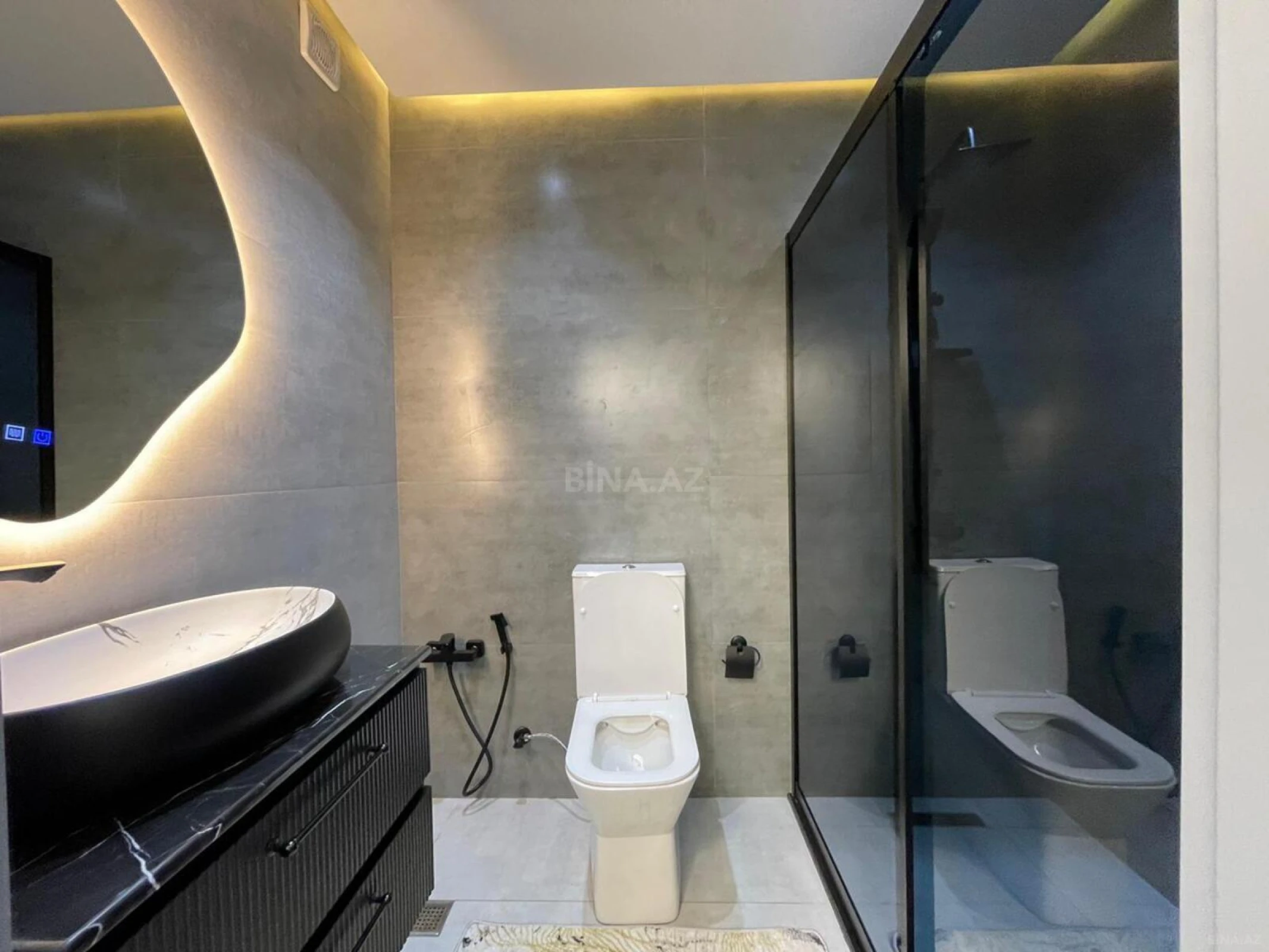 Satılır 2 otaqlı mənzil 84 m²