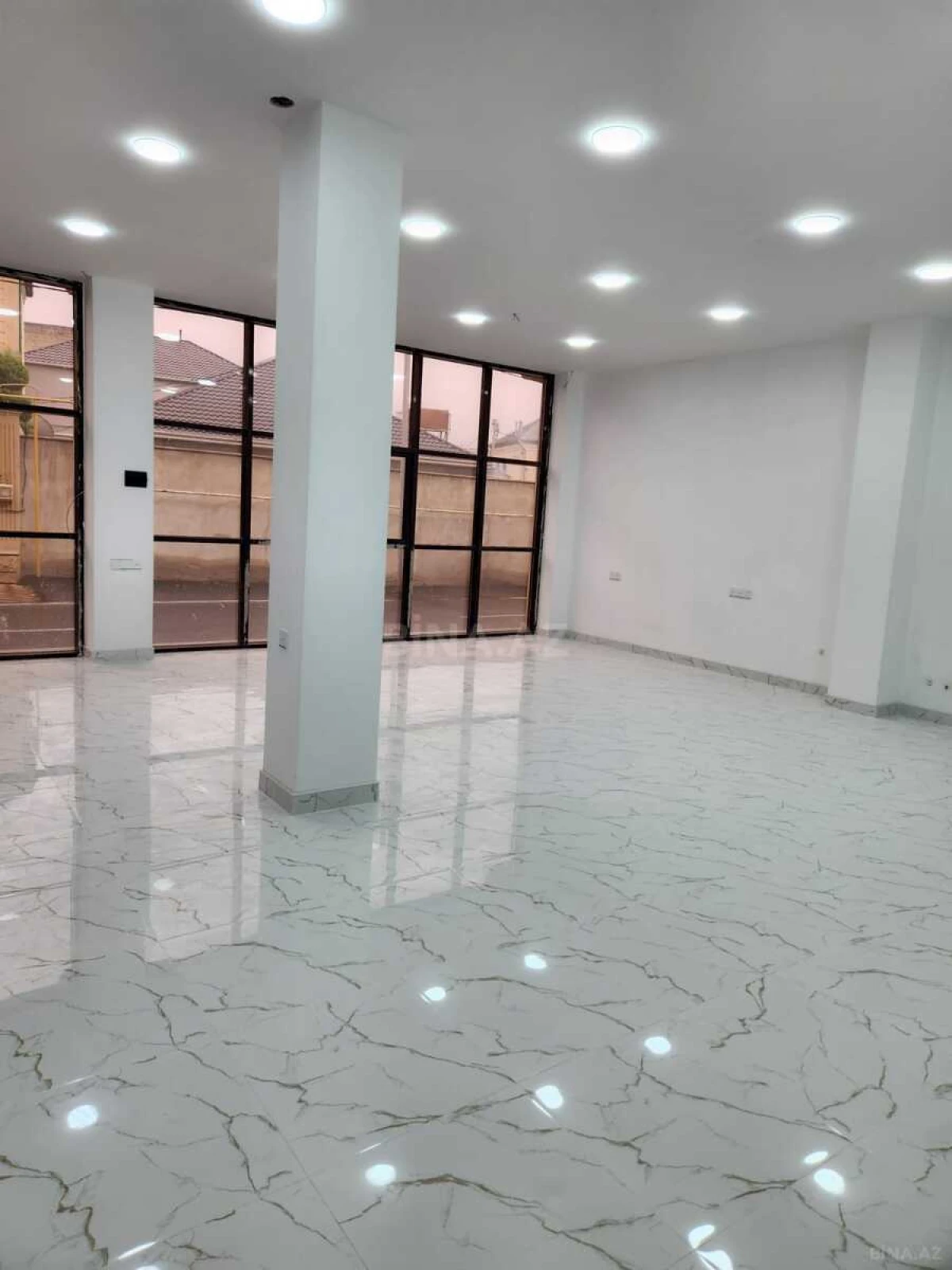 Kirayə verilir obyekt 200 m²