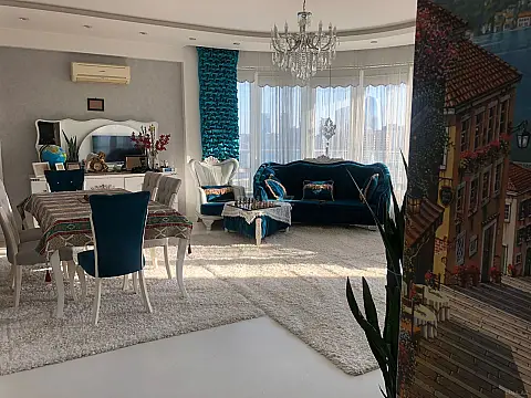 Kirayə verilir 4 otaqlı mənzil 220 m²