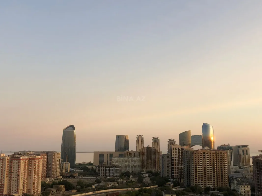 Kirayə verilir 4 otaqlı mənzil 220 m²