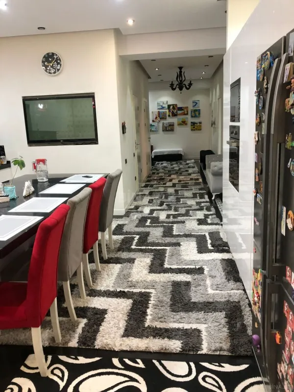 Kirayə verilir 4 otaqlı mənzil 220 m²