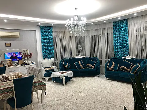 Kirayə verilir 4 otaqlı mənzil 220 m²